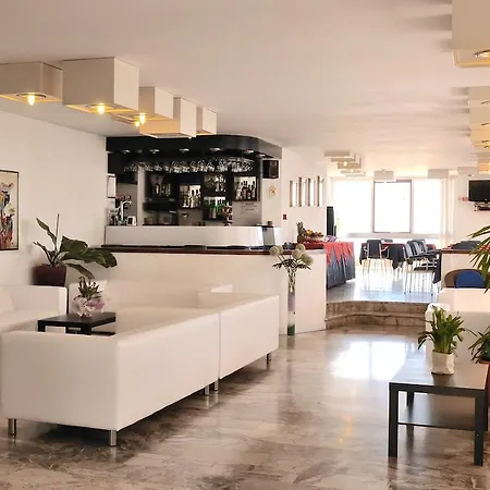 Diplomatic 3*