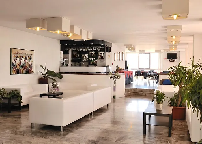 Diplomatic 3*